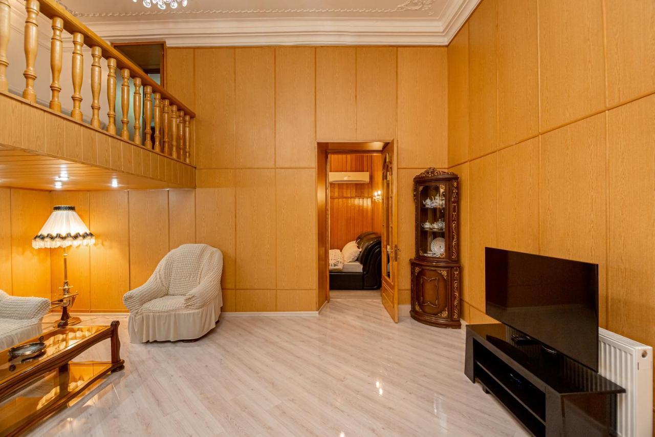 Rustaveli Downtown Aparthotel Tbilisi Buitenkant foto